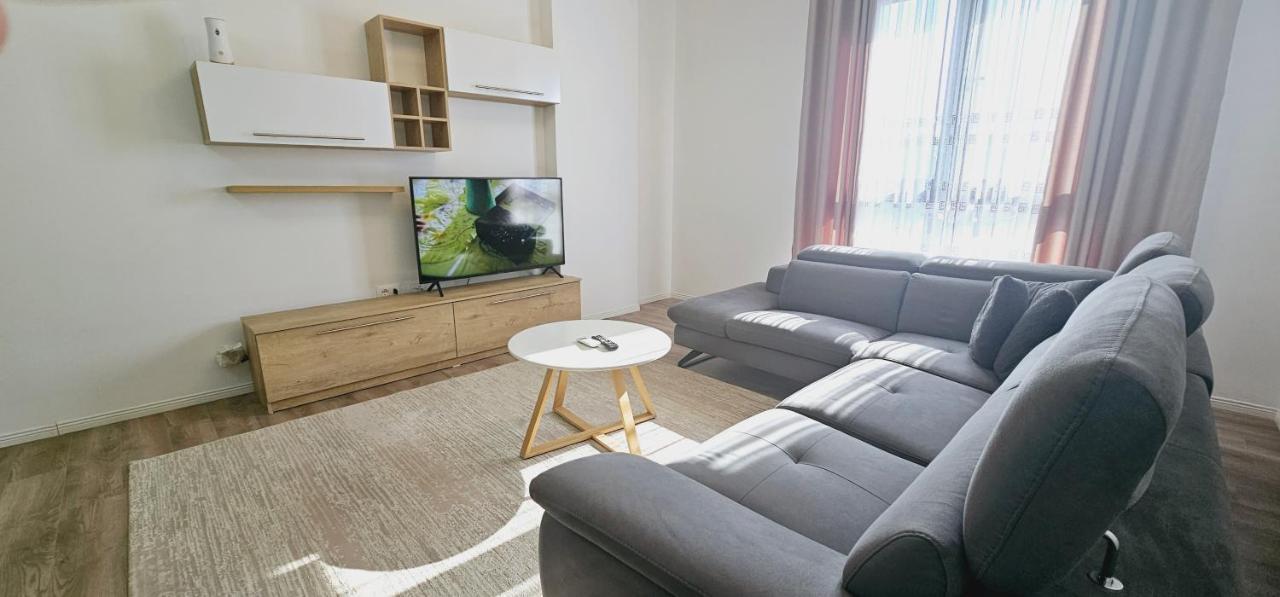 Апартаменти Myhouse At 21 Dhjetori Тирана Екстер'єр фото